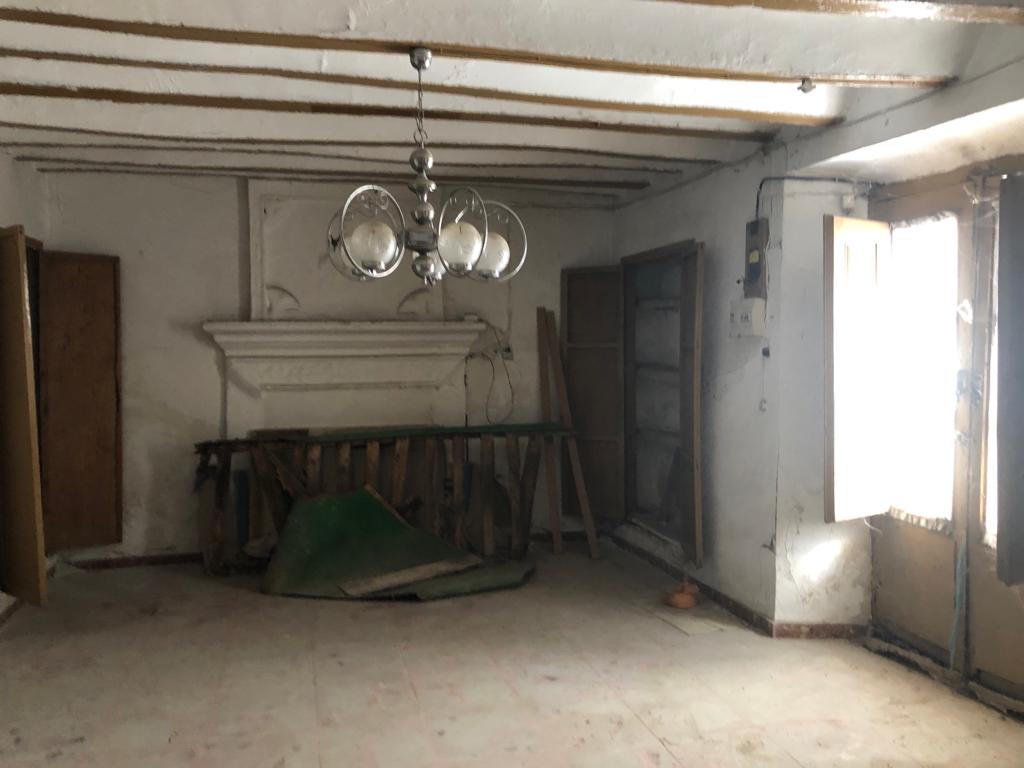 Casa de 3 Dormitorios y 1 Baño a reformar en Vélez- Blanco