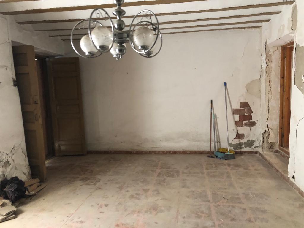 Casa de 3 Dormitorios y 1 Baño a reformar en Vélez- Blanco