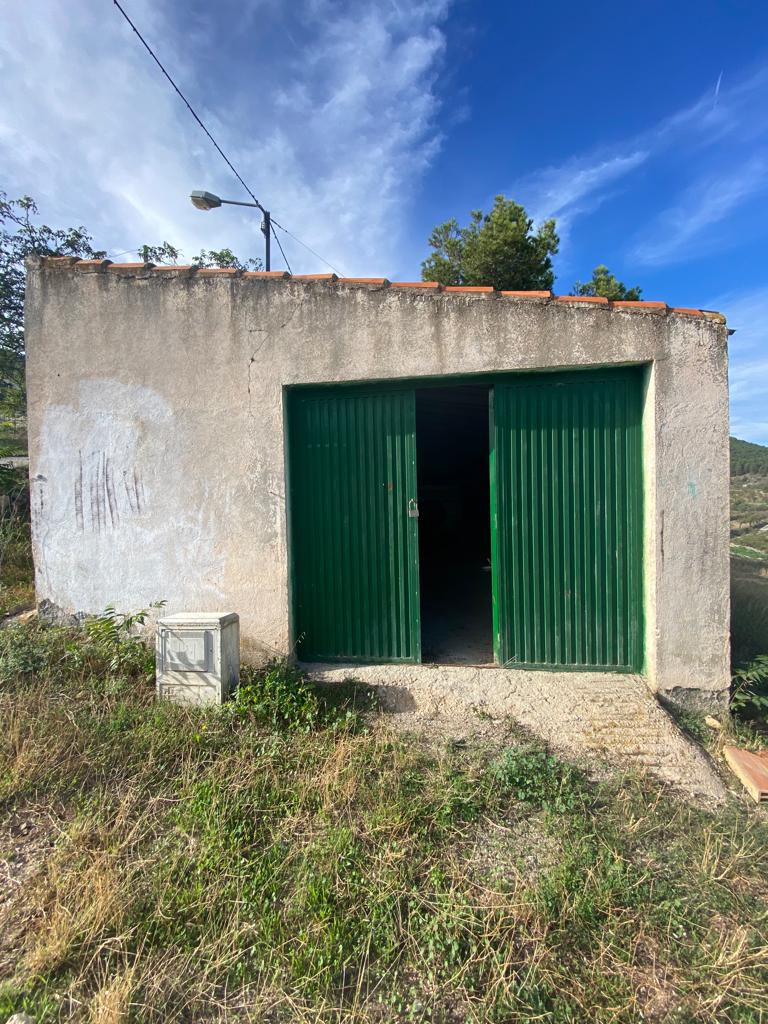 Semi Cortijo Rural para reformar con garaje independiente e impresionantes vistas cerca de Vélez/Rubio