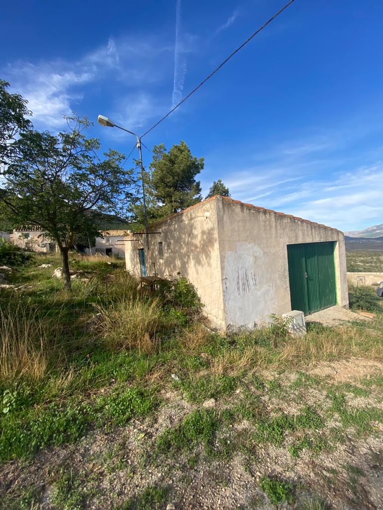 Semi Cortijo Rural para reformar con garaje independiente e impresionantes vistas cerca de Vélez/Rubio