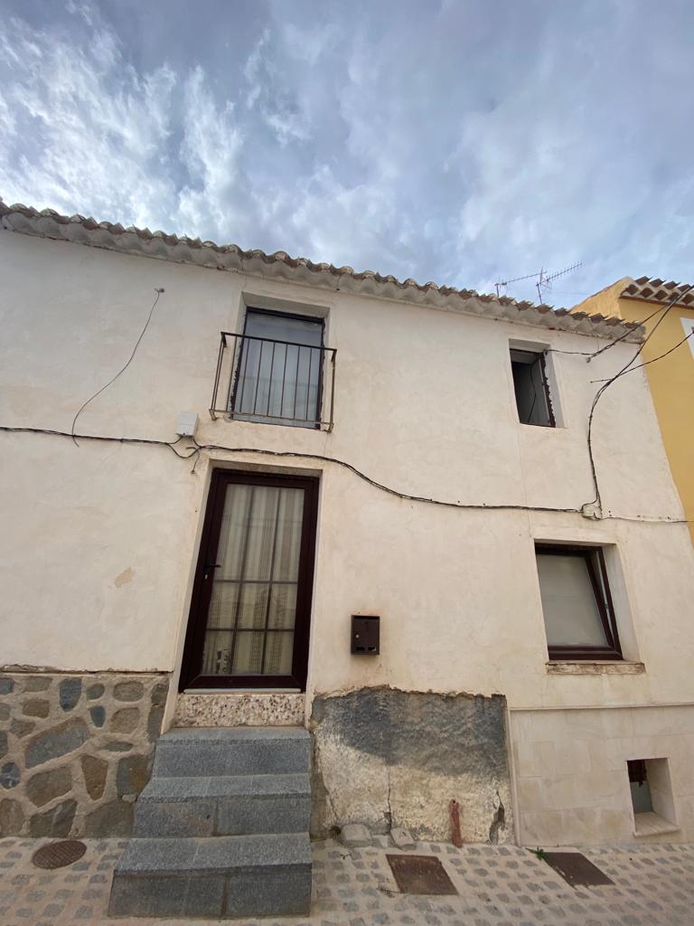 Casa adosada final de 3 Dormitorios y 1 Baño en Vélez-Rubio