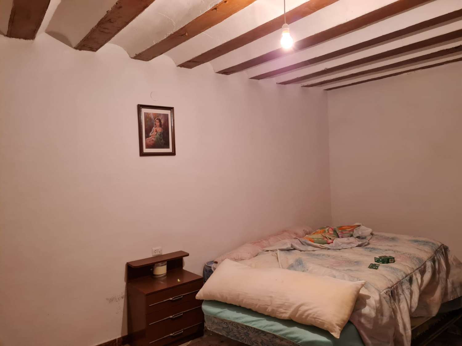 Impresionante Casa Esquinera de 4 Dormitorios y 2 Baños en María