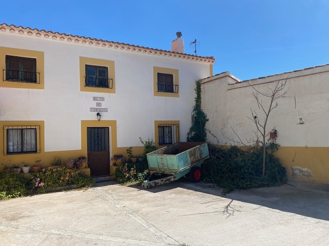 Large 6 Bed, 2 Bath reformed country house with a working flour mill, land and outbuildings in Velez-Blanco