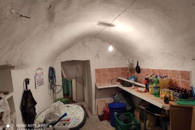 Casa Cueva de 3 dormitorios y 1 baño para reformar en Cúllar