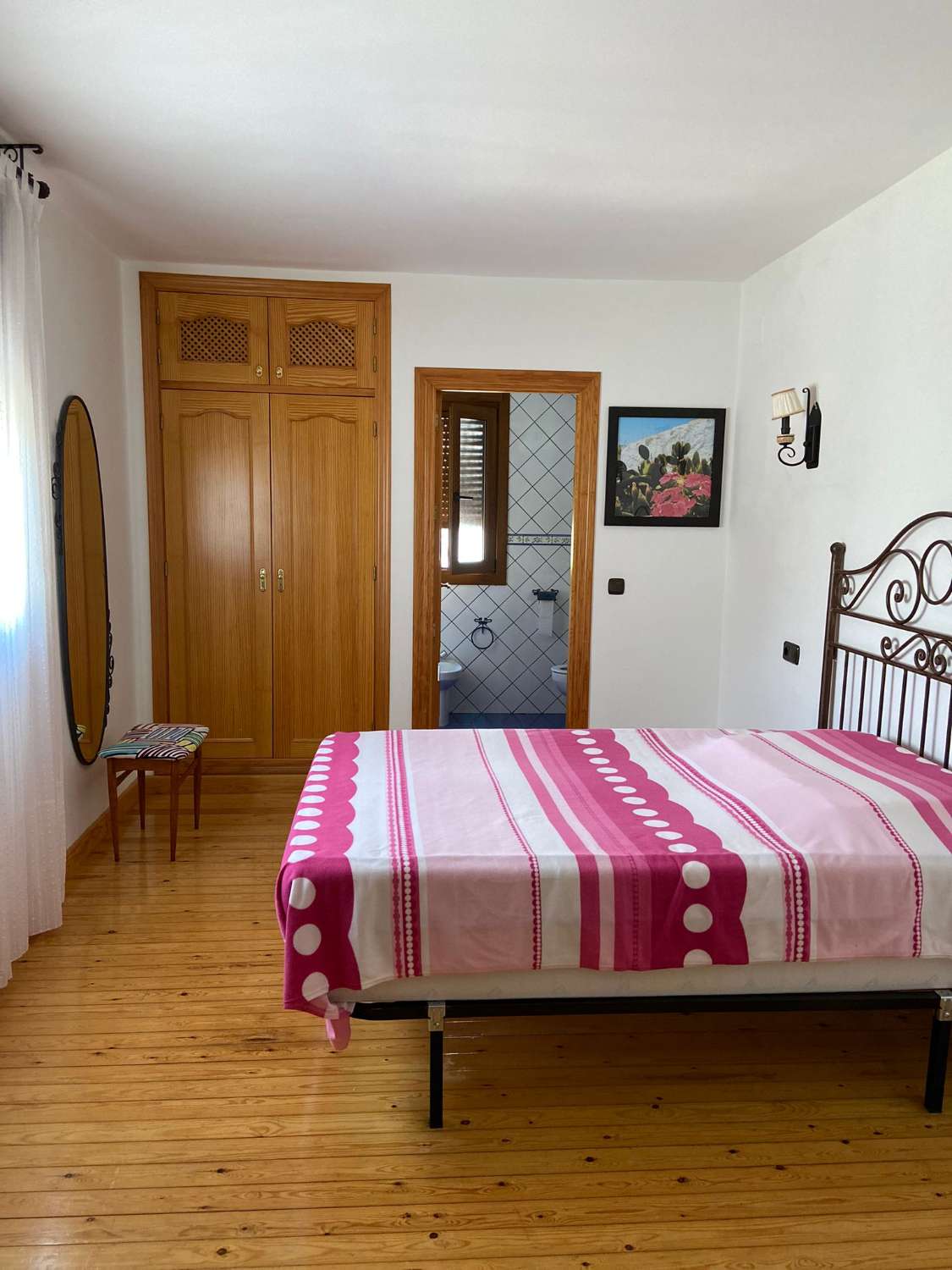 Uitstekend huis met 5 slaapkamers en 4 badkamers in Tijola