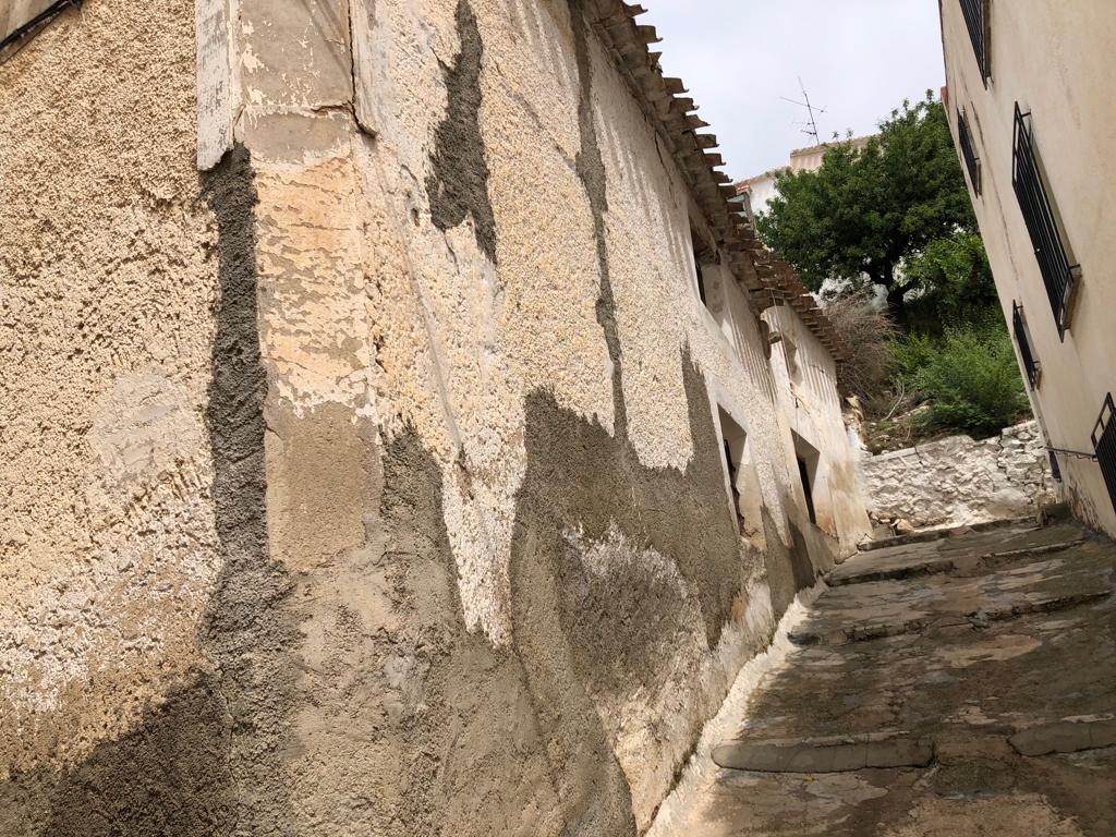 Propriété à prix avantageux 4 chambres, 2 salles de bain, maison de ville de 3 étages à réformer à Velez-Blanco