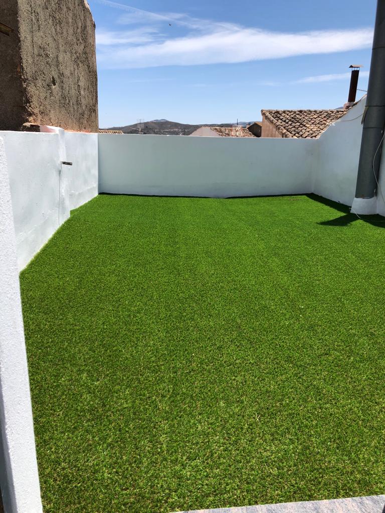 Large 4 bedroom 2 bathroom house for rent
