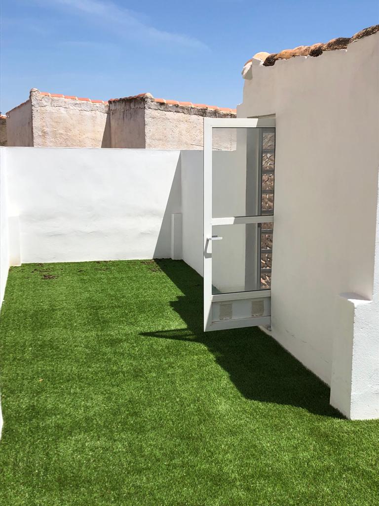 Large 4 bedroom 2 bathroom house for rent