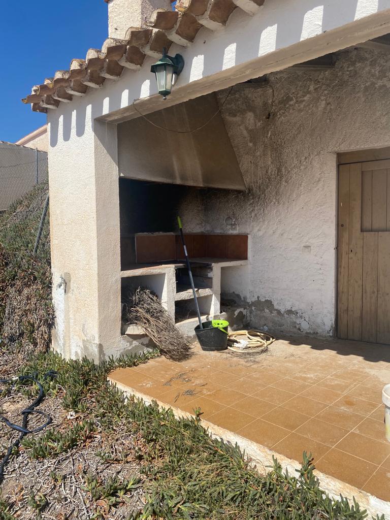 Large farm composed of three houses in Saliente Bajo