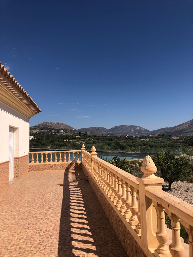 Casa de 5 Hab. 2 Baños con Garaje en Velez- Blanco