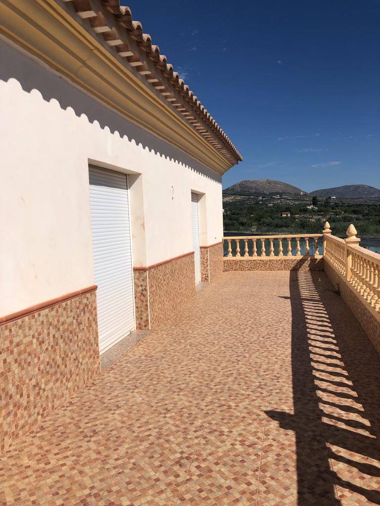 Casa de 5 Hab. 2 Baños con Garaje en Velez- Blanco