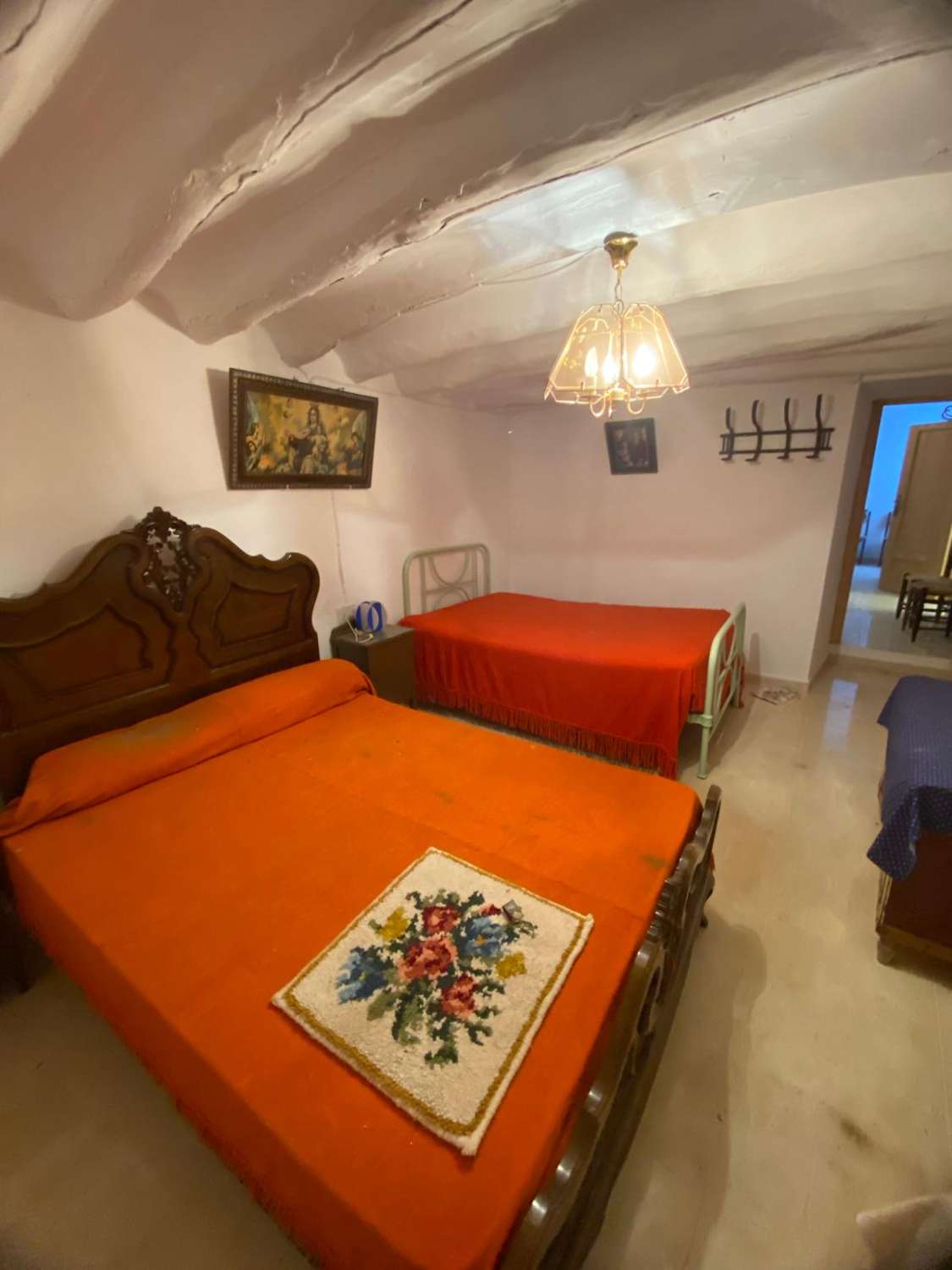 3 chambres, 1 salle de bain, maison à Chirivel à rénover