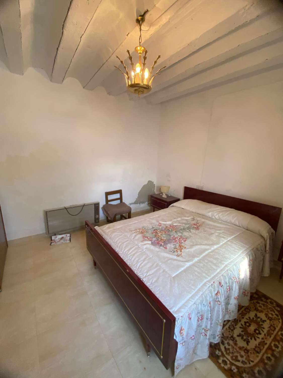 3 chambres, 1 salle de bain, maison à Chirivel à rénover