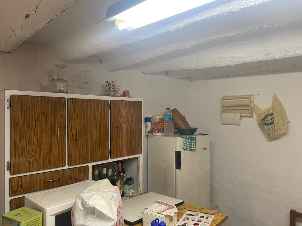 3 chambres, 1 salle de bain, maison à Chirivel à rénover