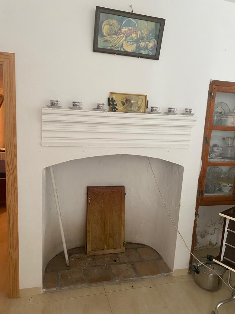 3 chambres, 1 salle de bain, maison à Chirivel à rénover