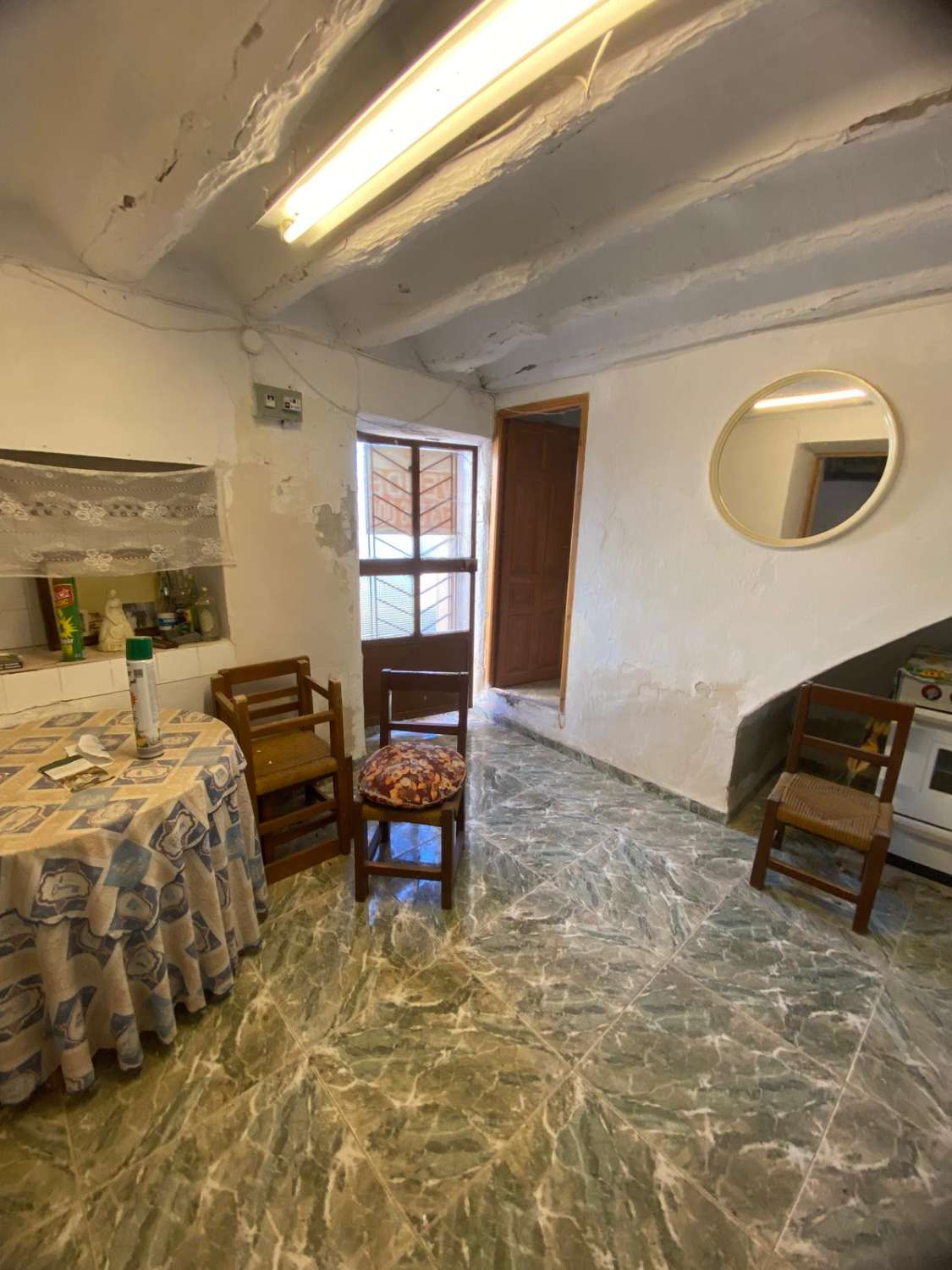 3 chambres, 1 salle de bain, maison à Chirivel à rénover