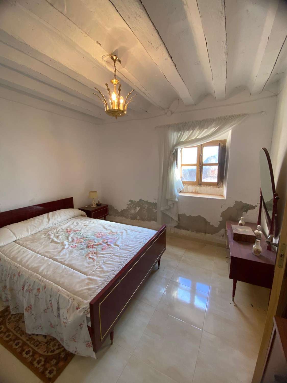 3 chambres, 1 salle de bain, maison à Chirivel à rénover