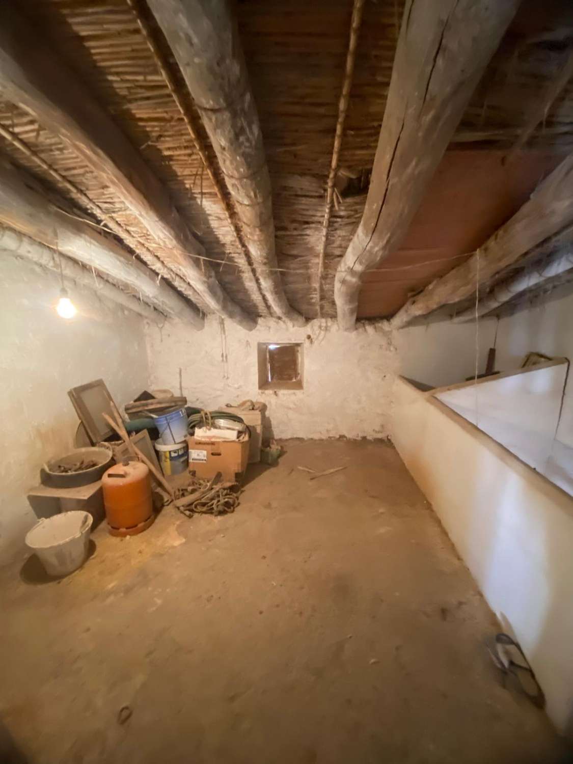 3 chambres, 1 salle de bain, maison à Chirivel à rénover