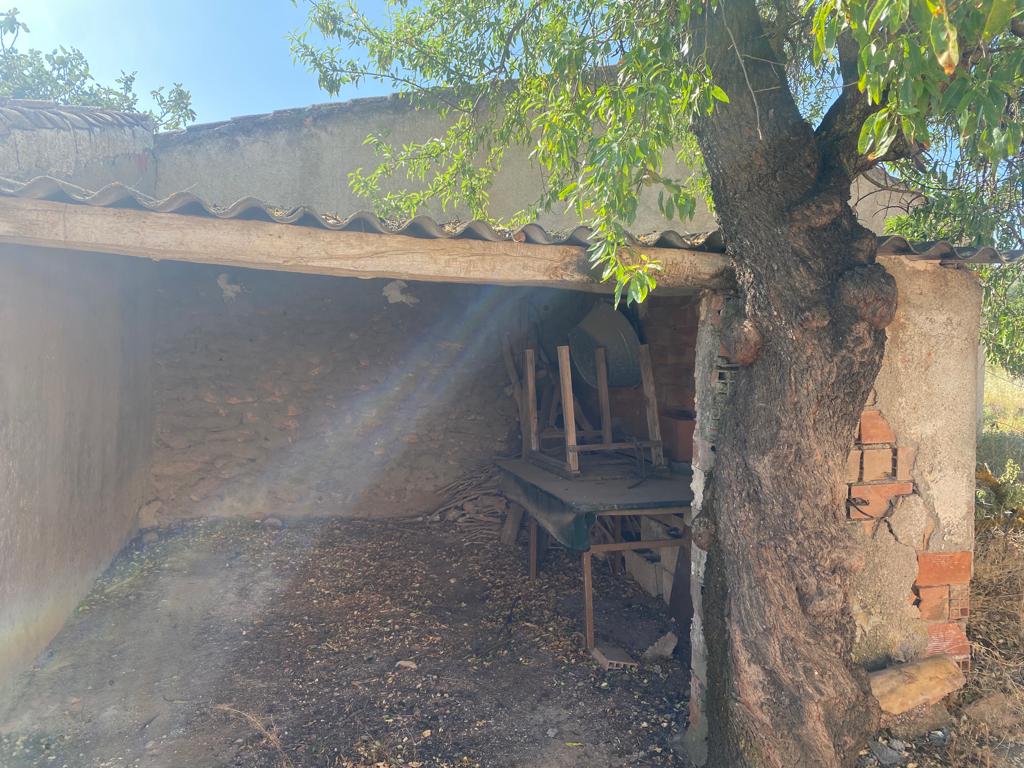 3 chambres, 1 salle de bain, maison à Chirivel à rénover