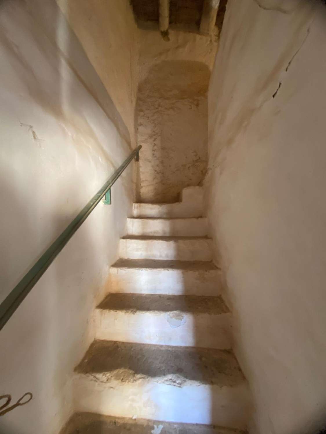 3 chambres, 1 salle de bain, maison à Chirivel à rénover