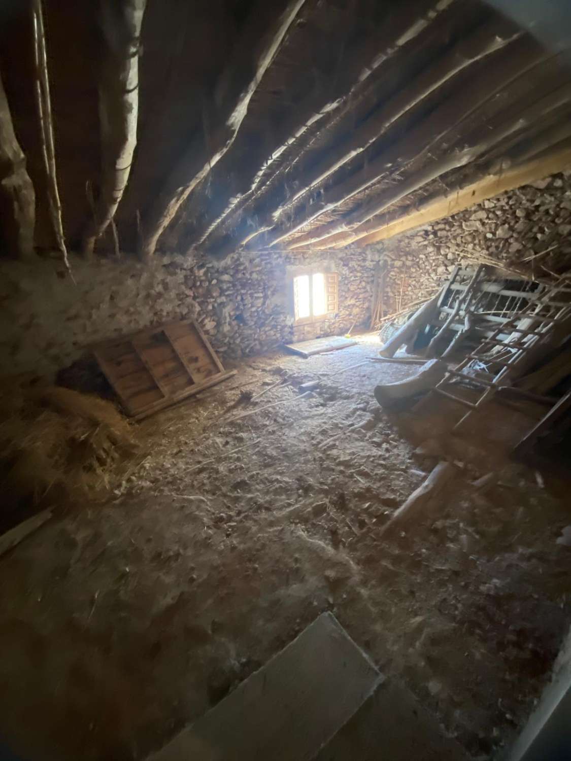 3 chambres, 1 salle de bain, maison à Chirivel à rénover