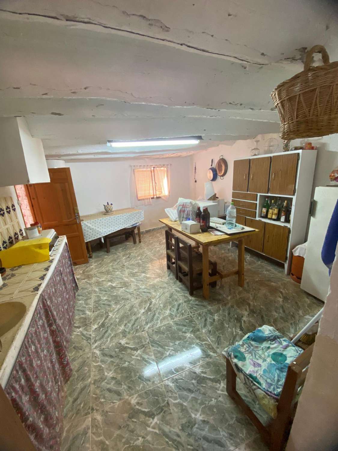 3 chambres, 1 salle de bain, maison à Chirivel à rénover