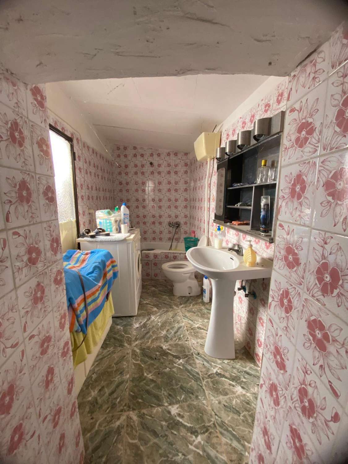 3 chambres, 1 salle de bain, maison à Chirivel à rénover