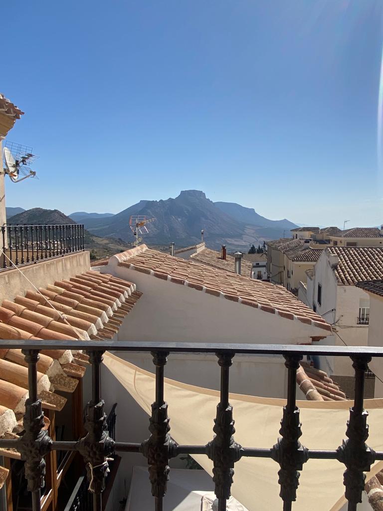 Maison de ville vraiment exceptionnelle de 3 chambres, 3 salles de bain avec garage à Velez-Blanco