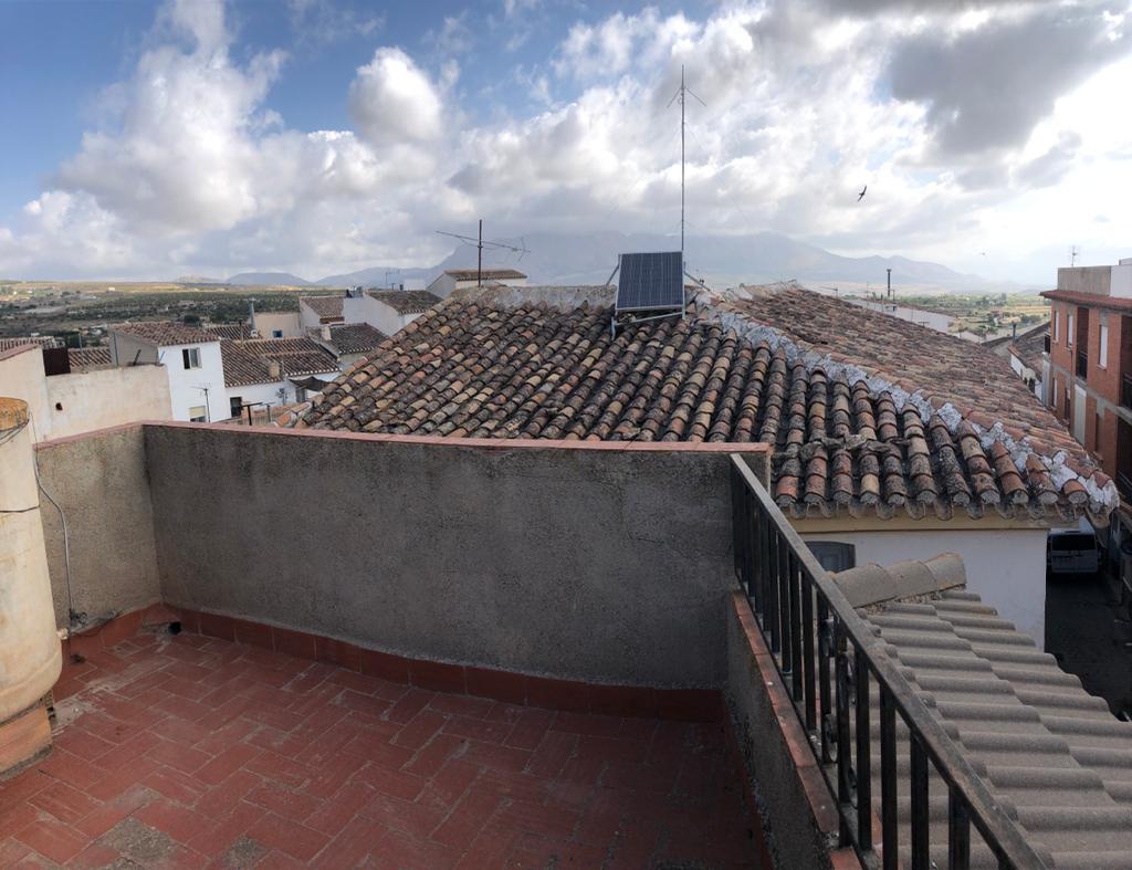 Casa de 4 Plantas, 3 Dormitorios y 1 Baño con Garaje en Velez- Rubio