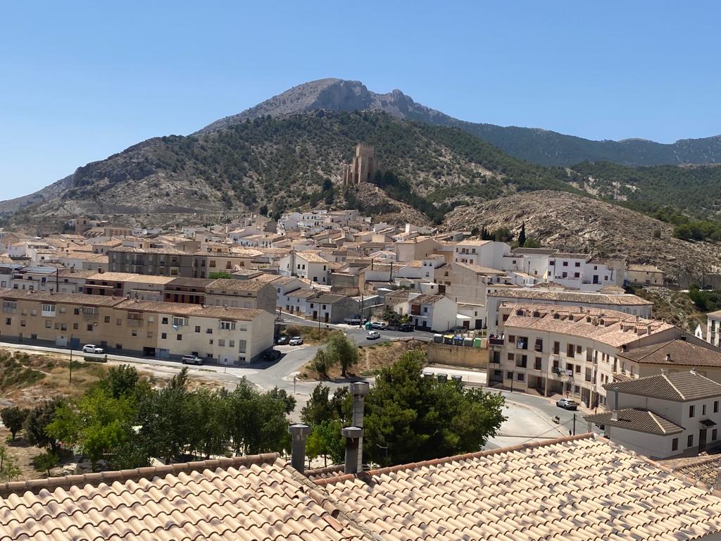 Lovely town house to finish in Vélez-Blanco