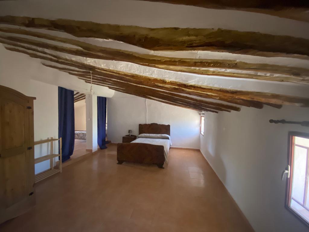 Farm with attached house, independent warehouse, pool and 27,000m2 of land
