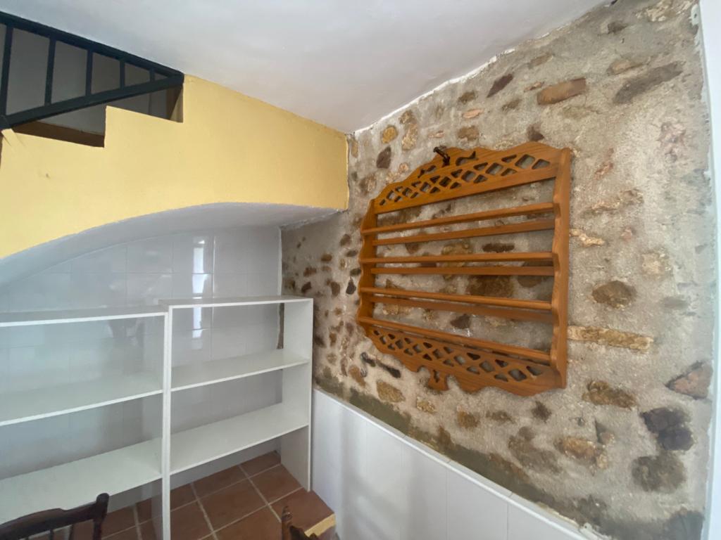 Farm with attached house, independent warehouse, pool and 27,000m2 of land