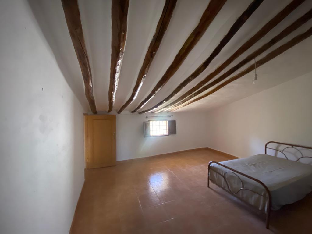 Farm with attached house, independent warehouse, pool and 27,000m2 of land