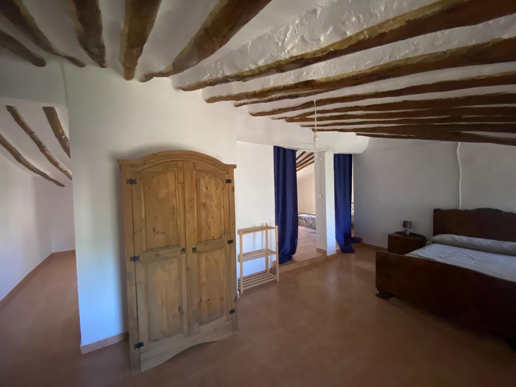 Farm with attached house, independent warehouse, pool and 27,000m2 of land