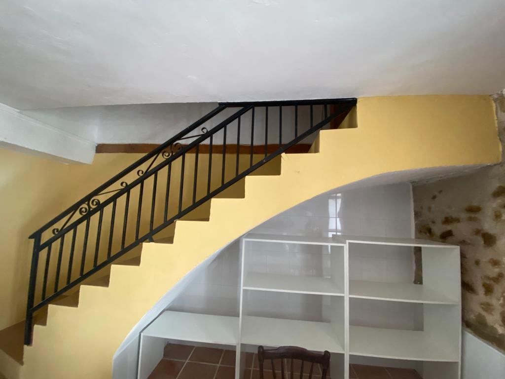 Farm with attached house, independent warehouse, pool and 27,000m2 of land