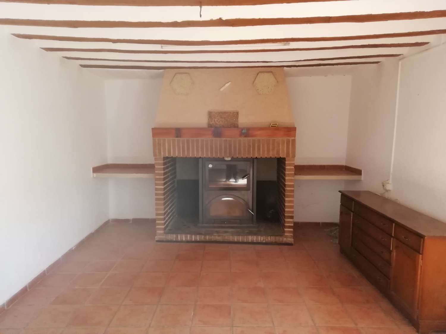 Farm with attached house, independent warehouse, pool and 27,000m2 of land