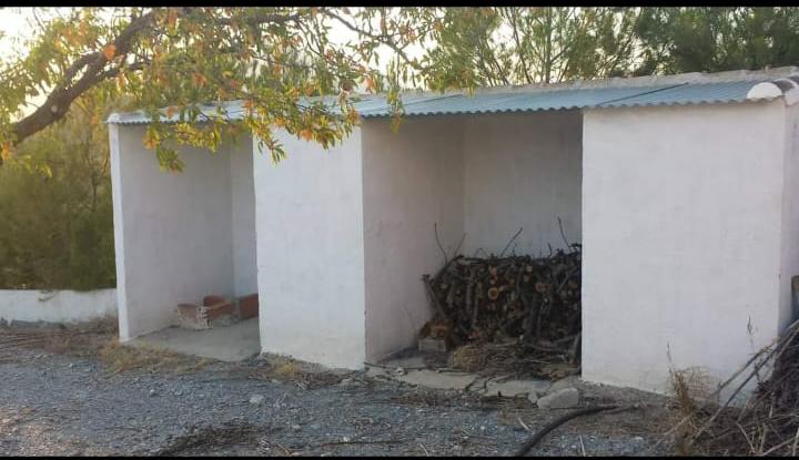 Haus und Grundstück mit viel Potenzial in Velez-Rubio mit Pool.