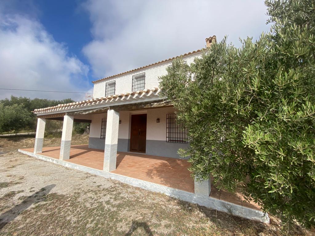 Hermosa Casa de Campo de 3 Dormitorios y 3 Baños en un entorno increíble en Vélez-Blanco