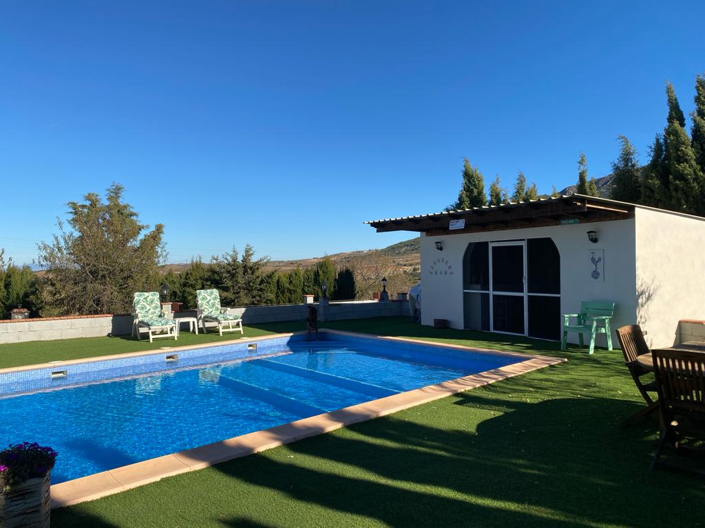 Prachtige villa met 4 slaapkamers en 3 slaapkamers en zwembad op een prachtige locatie op tien minuten van Velez-Rubio