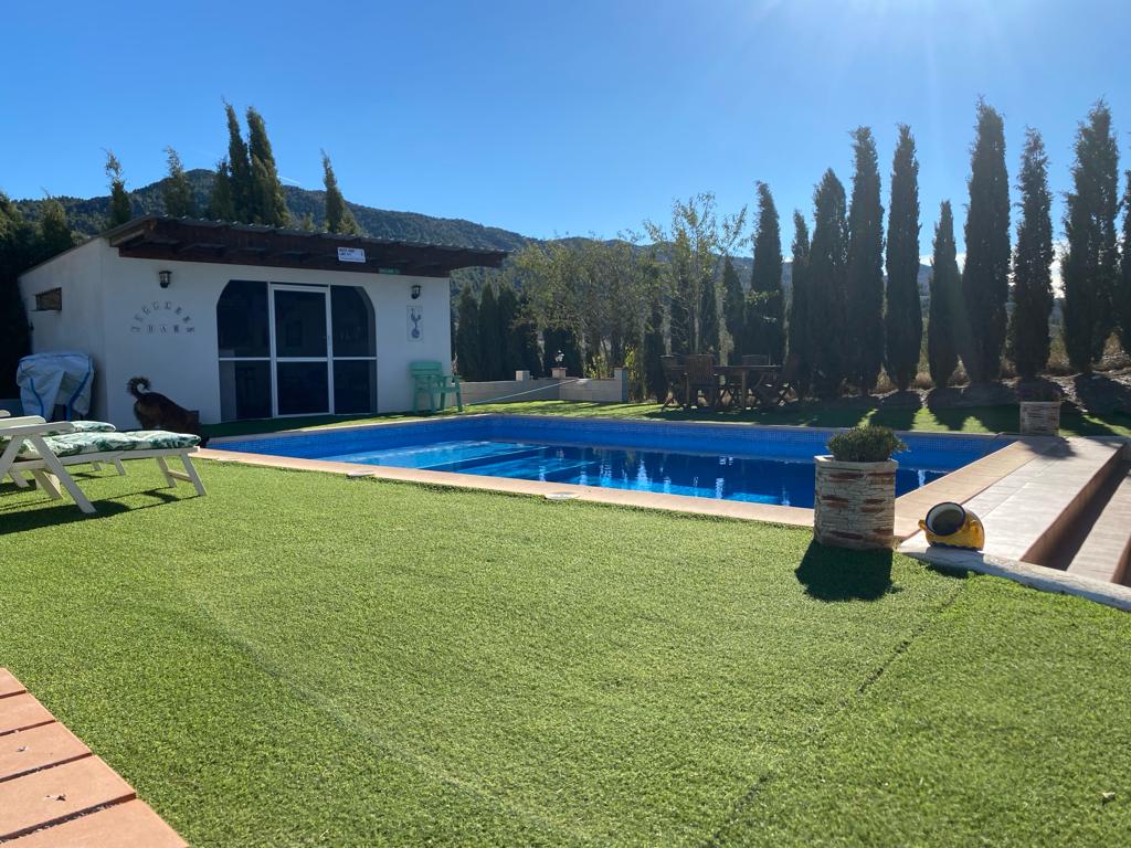 Superbe villa de 4 chambres et 3 chambres avec piscine dans un endroit magnifique à dix minutes de Velez¬Rubio