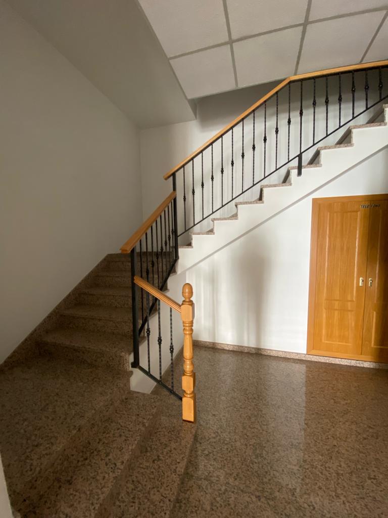 Apartamento en el segundo piso, 3 habitaciones, 2 baños en Velez- Rubio