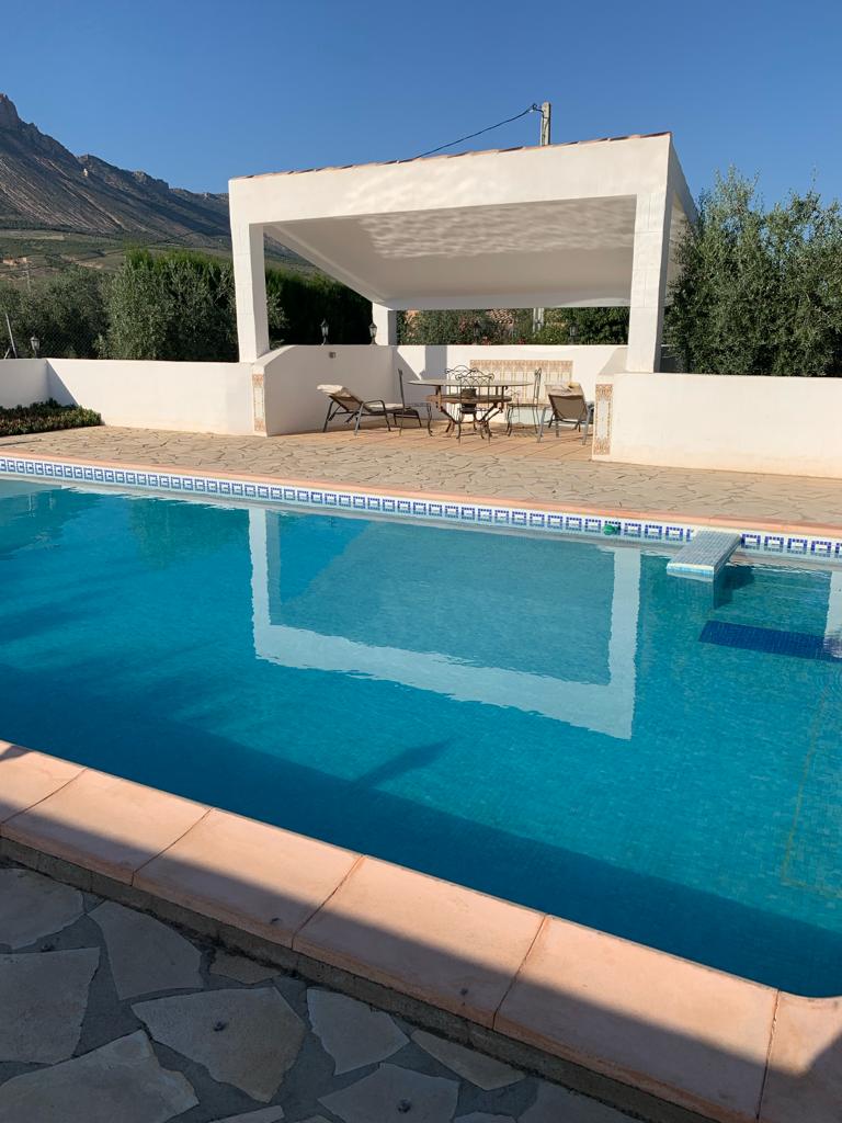 Belle villa de 3 chambres et 2 salles de bain avec piscine dans un cadre charmant près de Vélez Blanco