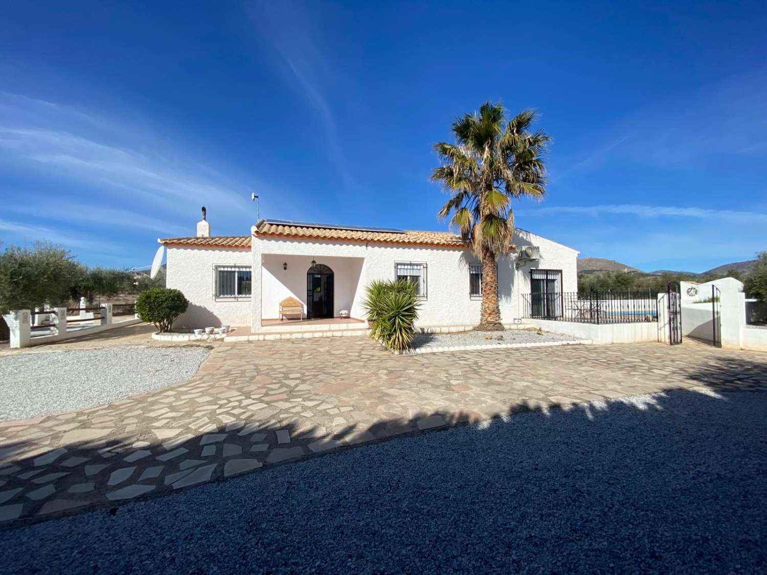 Belle villa de 3 chambres et 2 salles de bain avec piscine dans un cadre charmant près de Vélez Blanco