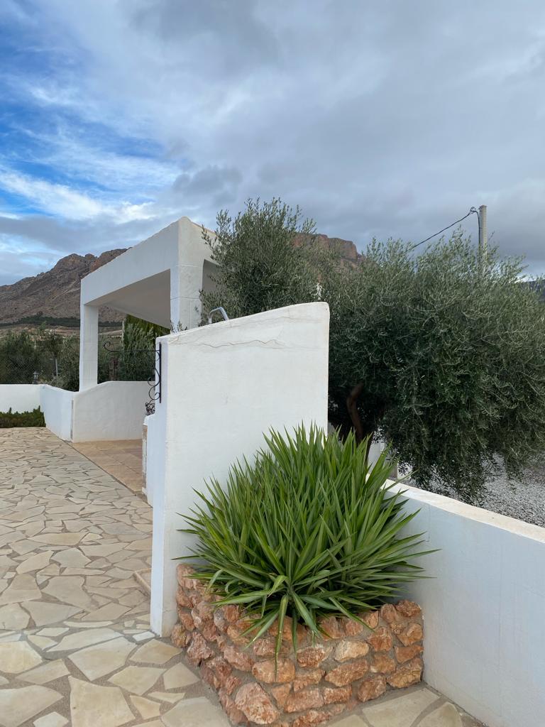 Belle villa de 3 chambres et 2 salles de bain avec piscine dans un cadre charmant près de Vélez Blanco