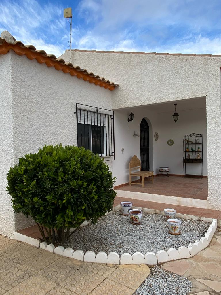 Belle villa de 3 chambres et 2 salles de bain avec piscine dans un cadre charmant près de Vélez Blanco