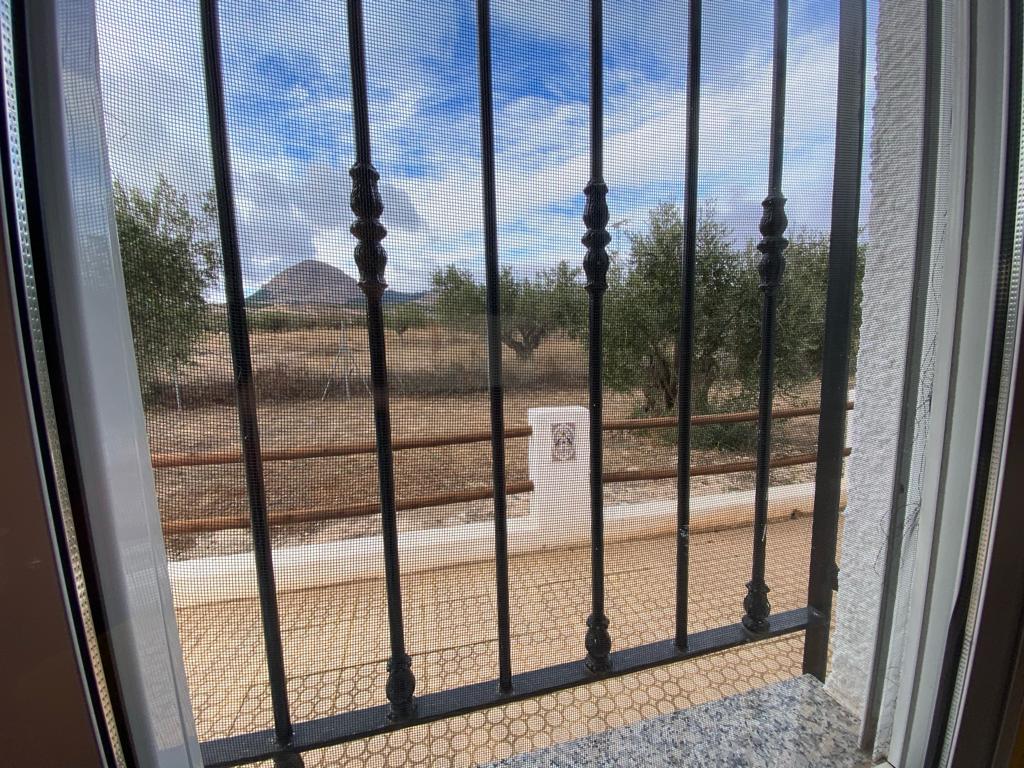 Hermosa villa de 3 dormitorios y 2 baños con piscina en un entorno encantador cerca de Vélez Blanco