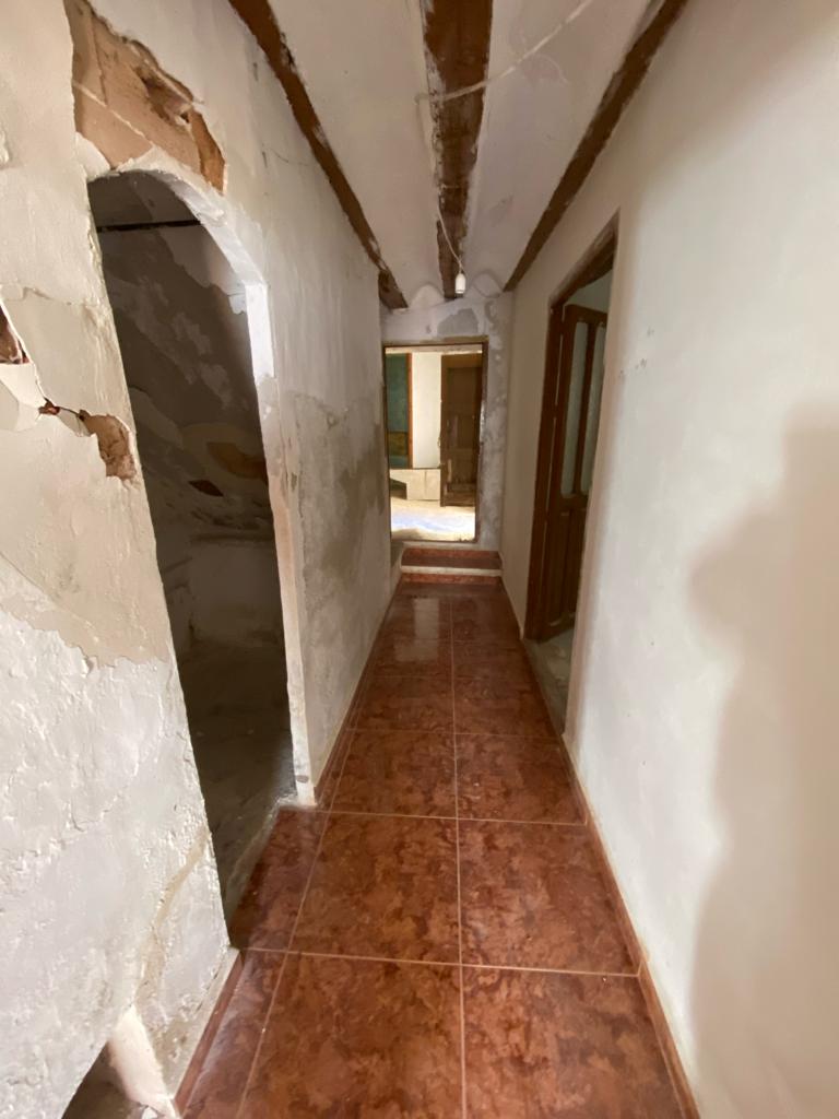 Bargain 3 Bed, 1 Bath Town House in prime position in Velez-Blanco