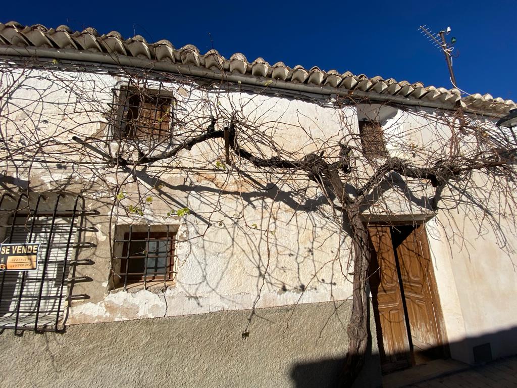 Oferta Casa adosada de 3 dormitorios y 1 baño en posición privilegiada en Vélez-Blanco