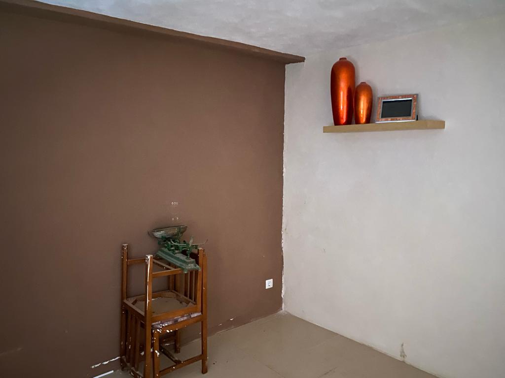 Großes Halbhöhlenhaus in Freila
