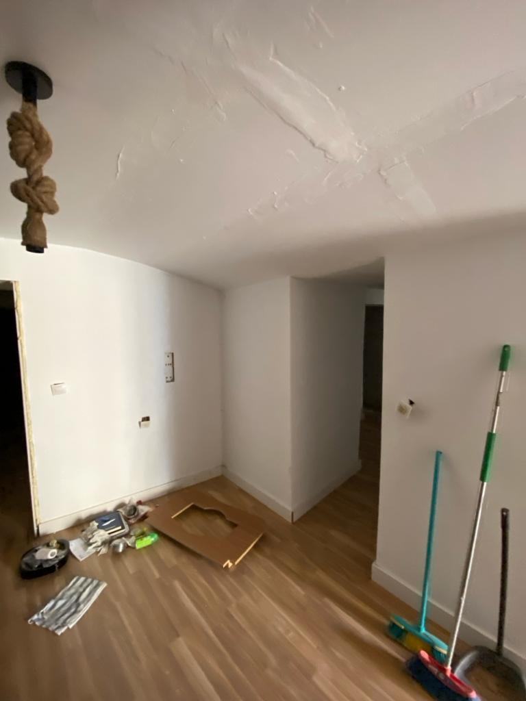 Großes Halbhöhlenhaus in Freila